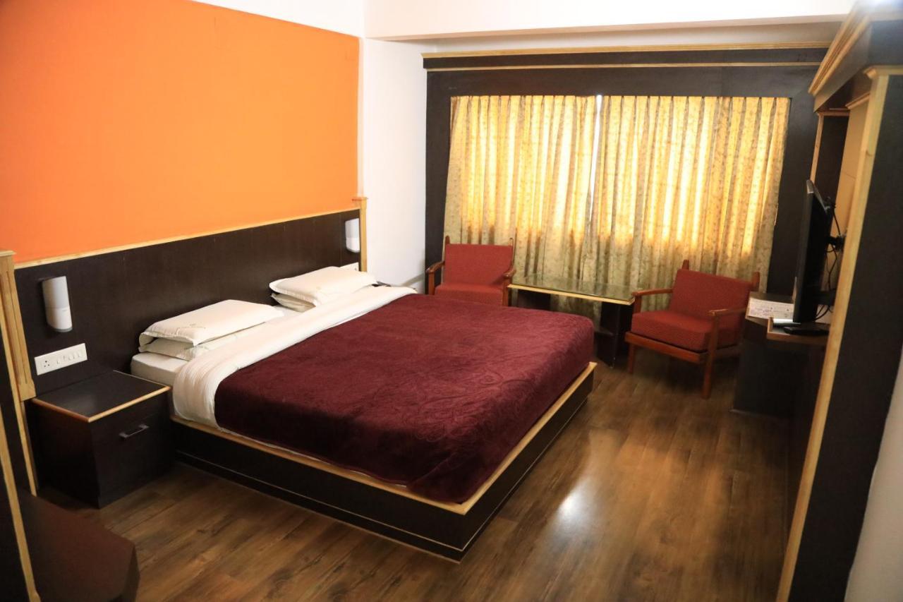 Hotel Durga Ooty Kültér fotó